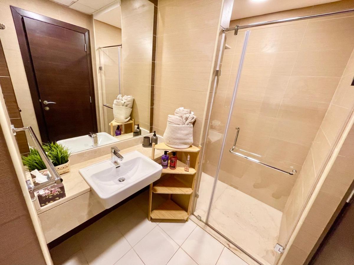 Super Elegant Studio Apartment-Sparkle Tower By Sweet Homes Dubai Exterior foto
